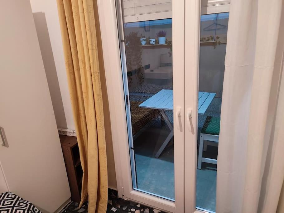 Ferienwohnung Modern Urban Host With Private Courtyard Thessaloniki Exterior foto