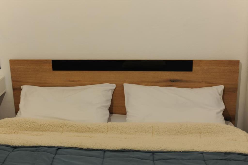 Ferienwohnung Modern Urban Host With Private Courtyard Thessaloniki Exterior foto