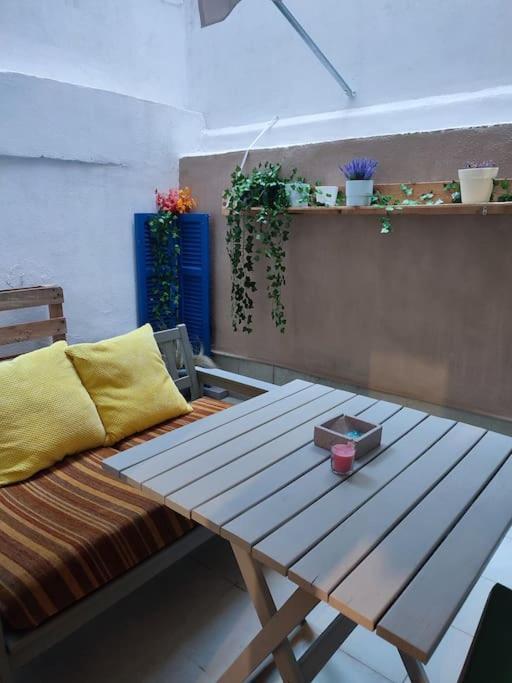 Ferienwohnung Modern Urban Host With Private Courtyard Thessaloniki Exterior foto
