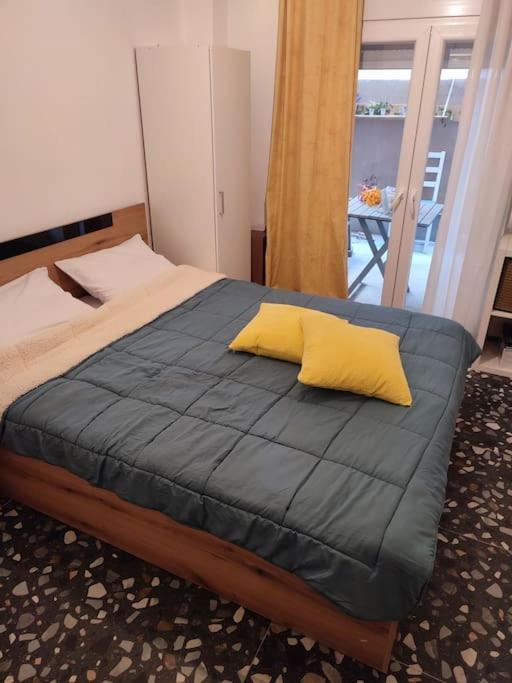 Ferienwohnung Modern Urban Host With Private Courtyard Thessaloniki Exterior foto