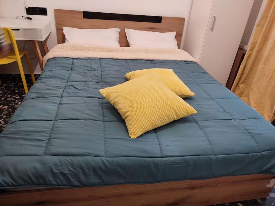 Ferienwohnung Modern Urban Host With Private Courtyard Thessaloniki Exterior foto