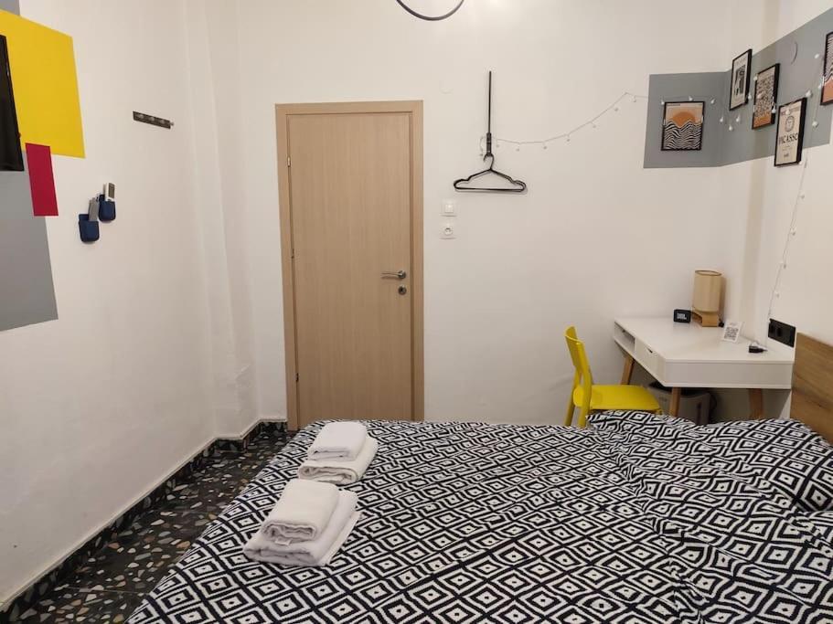 Ferienwohnung Modern Urban Host With Private Courtyard Thessaloniki Exterior foto