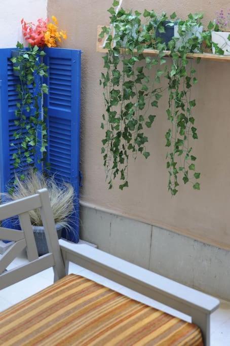 Ferienwohnung Modern Urban Host With Private Courtyard Thessaloniki Exterior foto